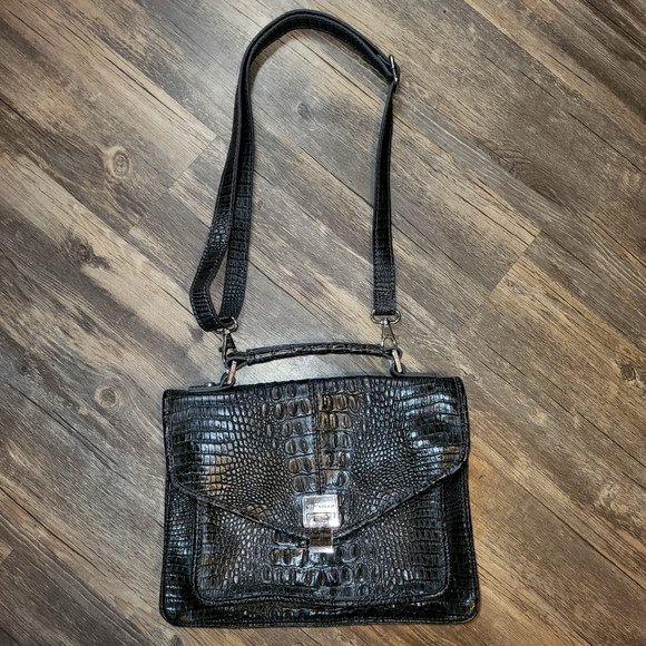 Marc Fisher Crocodile Embossed Black Leather Purse - adjustable Shoulder Strap - Picture 1 of 8